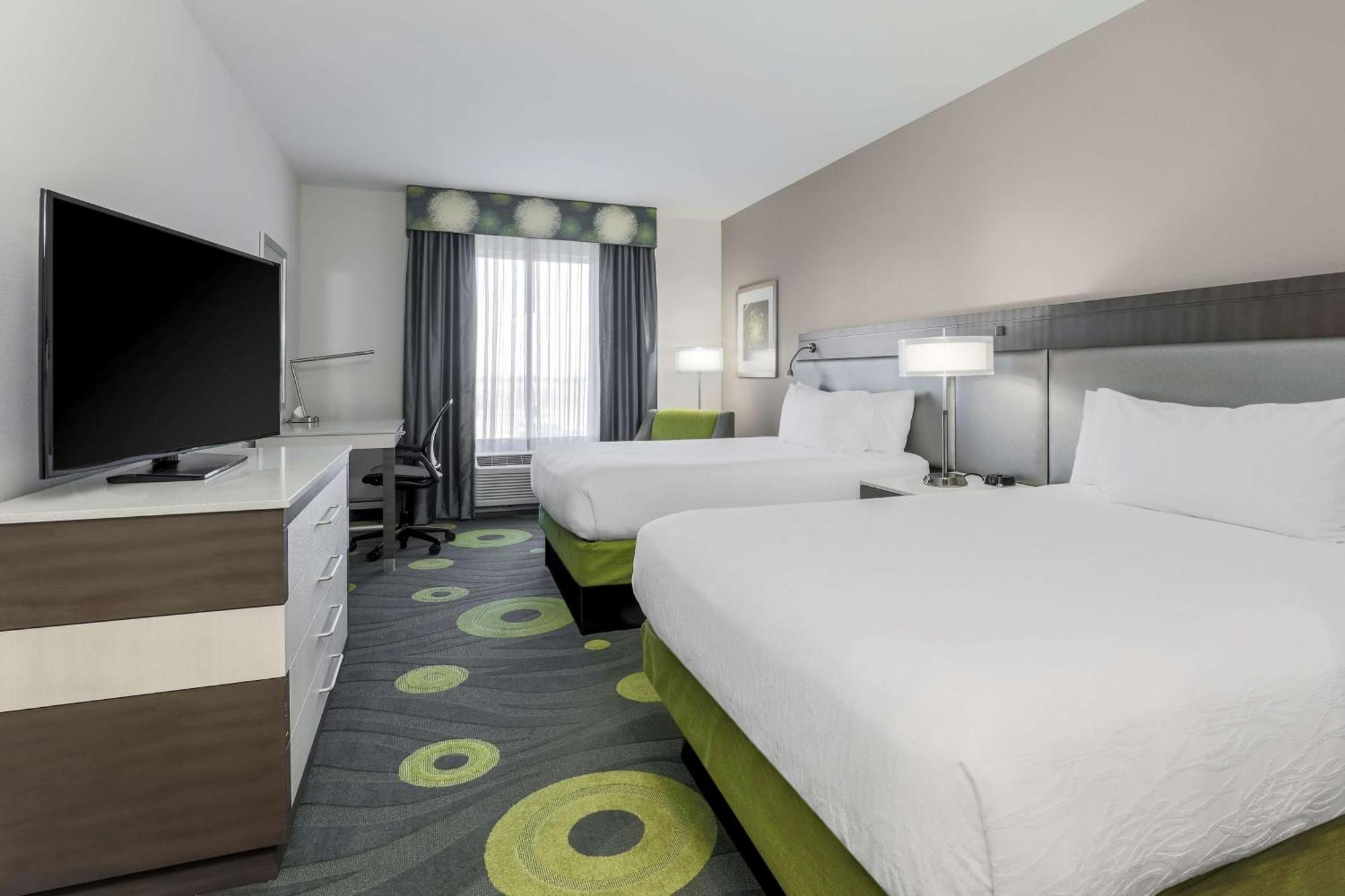 Queen Room with Two Queen Beds - Mobility and Hearing Access,1552147867:JPEG